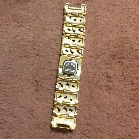 NWOT,REAL COLLECTIBLES BY ADRIENNE,IVORY ABALONE AND CRYSTAL WATCH - Picture 4 of 9